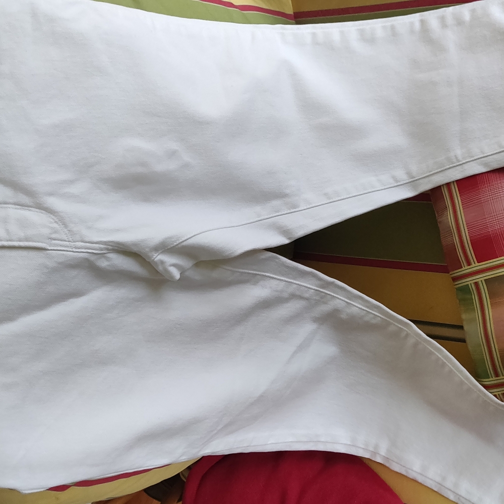 Levi 311 Shaping White Skinny Capris Jeans